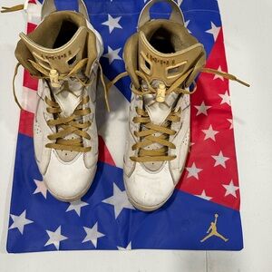 Jordan 6 GMP White and Gold Interior Label